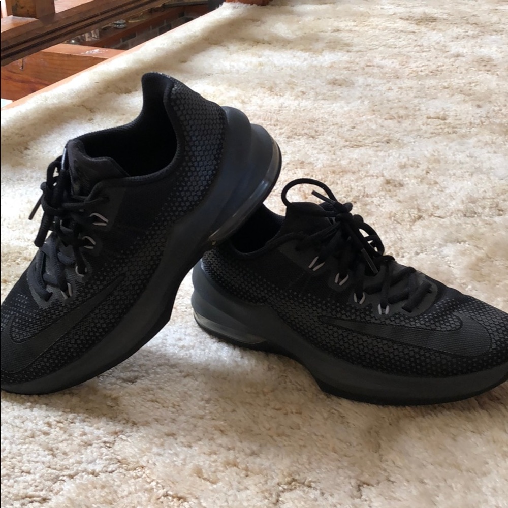 Nike shoes size 6Y